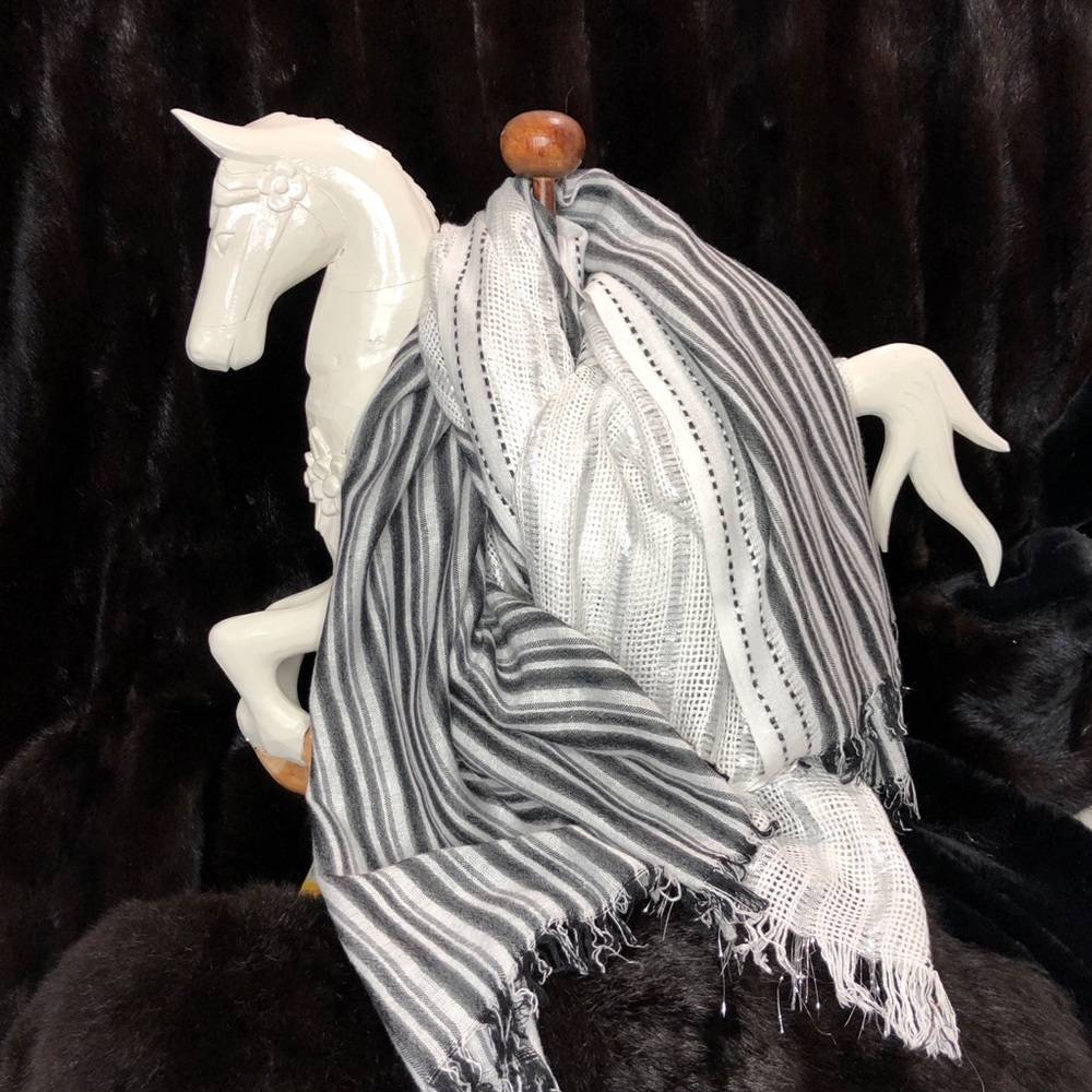 COLLECTION 18 metallic silver scarf LUX!